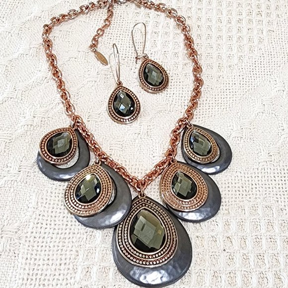 St Thomas Copper Gray Teardrop Rhinestone Statement Necklace Earrings Set - Picture 6 of 11